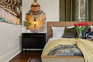 Bourbon-themed home w arcade & hot tub for groups - 8