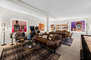 Bourbon-themed home w arcade & hot tub for groups - 5