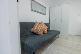 Bright 1BR Apt, Prime Vienna Location & WIFI - 3