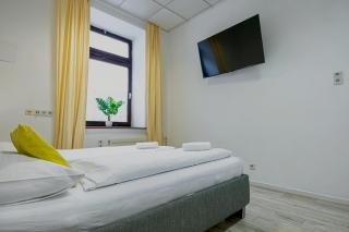 Bright 1BR Apt, Prime Vienna Location & WIFI - 9