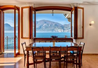 Lakefront Villa Elena by GardaDoma - 9