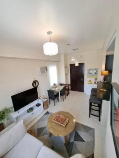 Cozy Hotel-Style 2 Bedroom Condo Unit at Eastbay Residences by Rockwell - 9