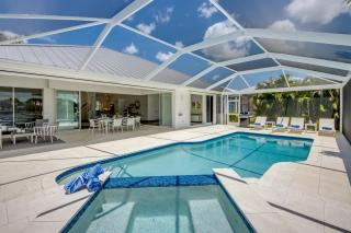 CoralVilla Inspiration-stylish, great view, pool spa, boating, cozy, kayaks - 2