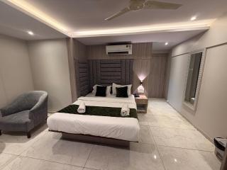 Hotel Kurla Suites - 1