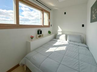 실속형 독채 - 제주 애월 바다 전망 4룸 하우스 - 넓은 마당, 8인 식탁 - 3