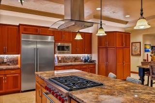 Luxury Estate with Ocean Views & Total Privacy - 4
