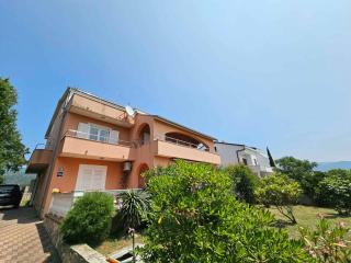House and Apts. in Novi Vinodolski 27322 - 1