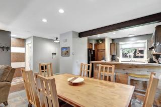 Mountain Condo | Spa Pool and Ski Shuttle Access - 4