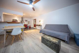 Bel appartement rénové avec de beaux volumes - 8