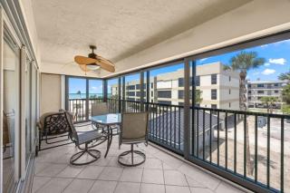 Kings Crown 211 condo - 0
