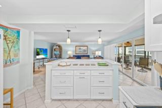 Kings Crown 211 condo - 2