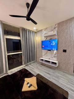 The Regaliaas Luxury 2 Bedroom Apartment in Tapovan Rishikesh - 8