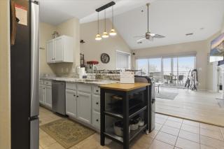 Waterfront Lake of the Ozarks Retreat - 9