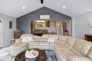 Beautiful Lake Front Home with Private Dock In Lick Branch Cove - 2