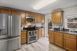 Beautiful Lake Front Home with Private Dock In Lick Branch Cove - 5