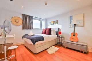 The Cardiff Loft Residence 2BR Apartment - 7