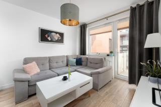 Przytulne Apartamenty z Balkonem w Centrum Blisko Plaży by Noclegi Renters - 2