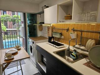 -D Vieng- Cozy, Serene Retreat, Pool, Gym, Fast WiFi - 4