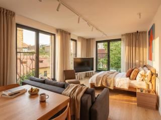 Turnkey I Henry's Tower Apartments - 6