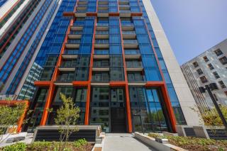 Deluxe Towarowa Towers Residence with Free Parking & AC by Renters Prestige - Varsovie - 1