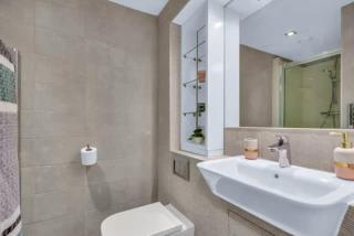 Studio For 2 In Leeds Free Breakfast - 8