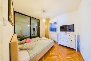 Flexible SelfCheckIns 216 - Zagreb - 3 Bedrooms - Garage - 9