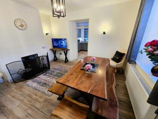 The Harbour House - Deluxe Town Centre Property - 5
