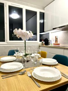 PARIS-MONTROUGE Magnifique appartement- très cosy pour 1 - 6 personnes refait à NEUF -ENTIRE APARTMENT LUXURIOUS AND WARM -Montrouge Paris 14ème - Proche Aéroport Orly Parc Expositions Porte de Versailles FREE WIFI GRATUIT - 6