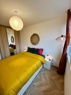 PARIS-MONTROUGE Magnifique appartement- très cosy pour 1 - 6 personnes refait à NEUF -ENTIRE APARTMENT LUXURIOUS AND WARM -Montrouge Paris 14ème - Proche Aéroport Orly Parc Expositions Porte de Versailles FREE WIFI GRATUIT - 3