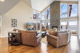 Lakefront House Dock Fire pit - 5