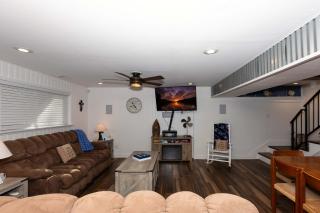 Blue Haven Lakefront Bungalow - 5