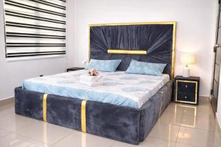 Shine Residence-Modern Luxury Villa in Calavi Arconville - 9