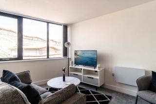 Bright 1 Bed Apartment in Central Wrexham - 3