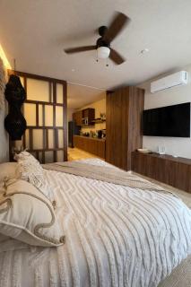 One-Bedroom Apartment near Beach and 5th - 5