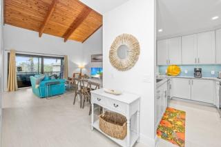 Coquina Beach 4F condo - 2