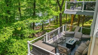 Lakeview Retreat w Kayaks Game Room Firepits Gated Community w Lake Beach Access - 0