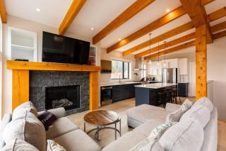 Timber House Chalet by Fernie Central Reservations Ski InOut - 6