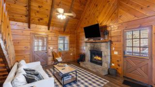 Dudley II by AvantStay Game Room Enclosed Deck w Hot Tub Views Cozy - 9