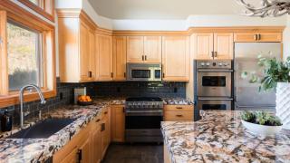 Sleeps 16 Modern Mountain Escape w Hot Tub Mason by AvantStay - 1