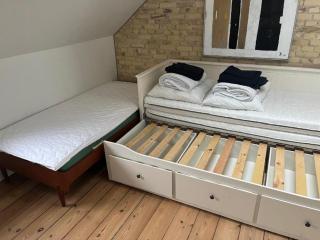 Charming Heritage Townhouse - 9