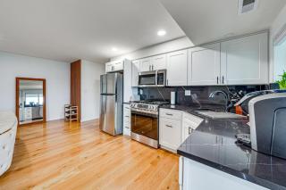 Stunning Lake Sammamish Views! Bellevue Retreat - 3