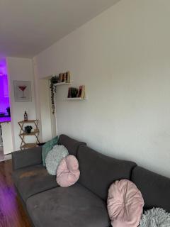 Bright & Spacious 1BR Apartment - 8