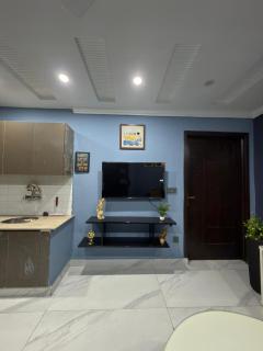 Luxury suites bahria town Lahore - 5