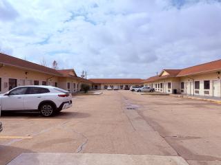 Regency Inn Houston near Hobby Airport - 2