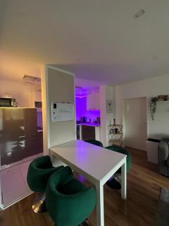Bright & Spacious 1BR Apartment - 5