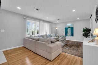 Relaxed Ocean Gate Shore Getaway 3BR with Sofa Bed Fireplace and Parking - 9