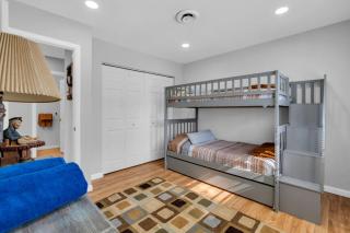 Relaxed Ocean Gate Shore Getaway 3BR with Sofa Bed Fireplace and Parking - 5