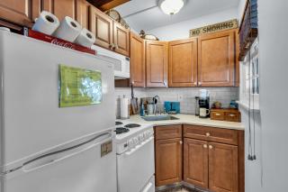 Cozy Shore Retreat with Front Porch Seating 2BR Parking Included Seaside Heights - 5