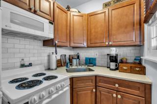 Cozy Shore Retreat with Front Porch Seating 2BR Parking Included Seaside Heights - 2