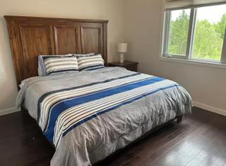 Uncrowded entire 3 Bdrm Unit - 3